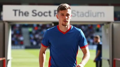 Dundee FC has signed Bradley Fink on a season-long loan from Wycombe Wanderers ahead of the Dundee derby