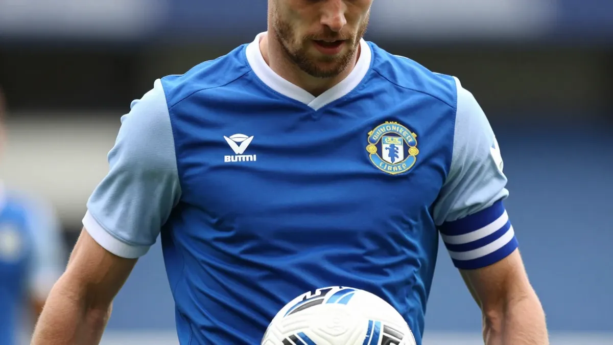 Dundee Football Club Signs Striker Bobby Wales on Loan